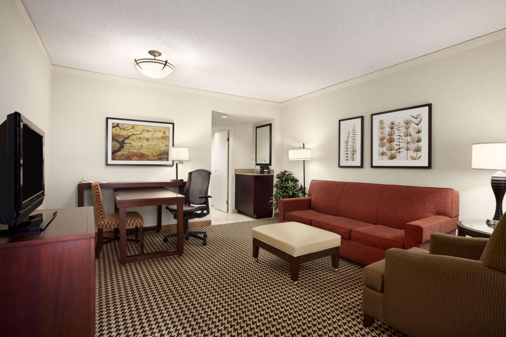 Embassy Suites By Hilton Atlanta Perimeter Center מראה חיצוני תמונה